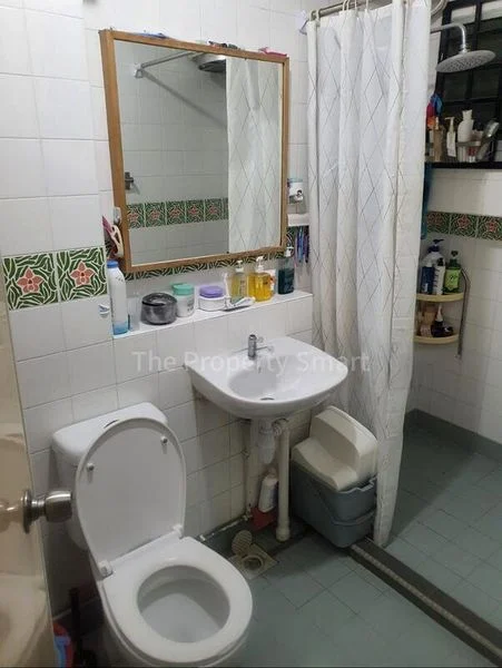 Common Room (HDB) for Rent in  217 Pasir Ris Street 21 - Image 2