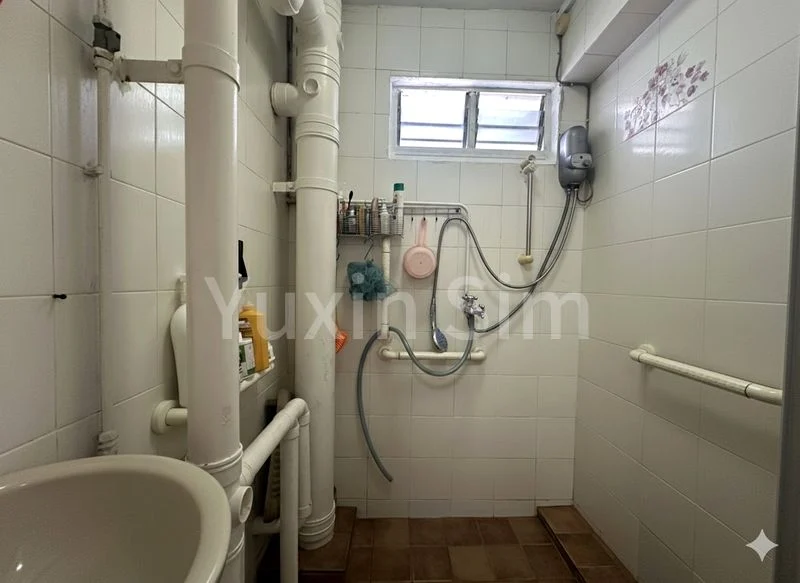 Common Room (HDB) for Rent in  63 Marine Drive - Image 6
