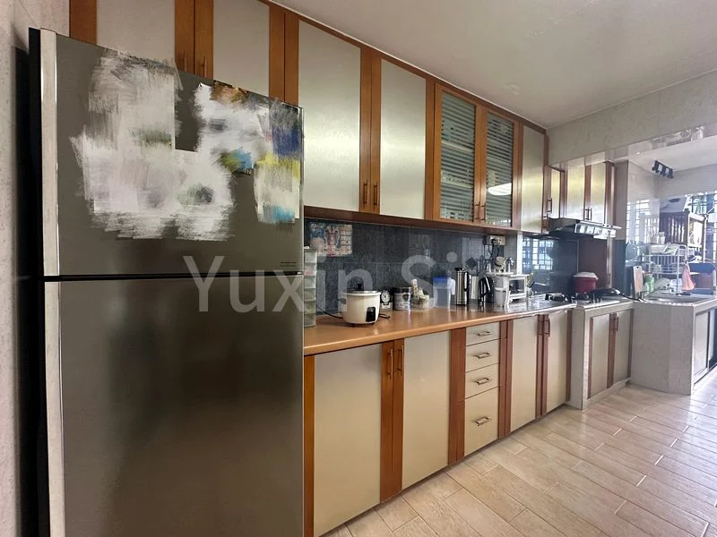 Common Room (HDB) for Rent in  63 Marine Drive - Image 8