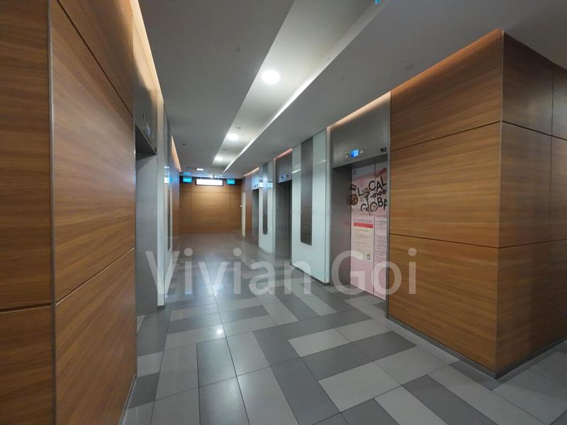 Office for Rent: Central Plaza - Image 8