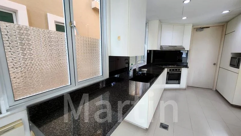 4 Bed Condo for Rent in  Duchess Crest - Image 2
