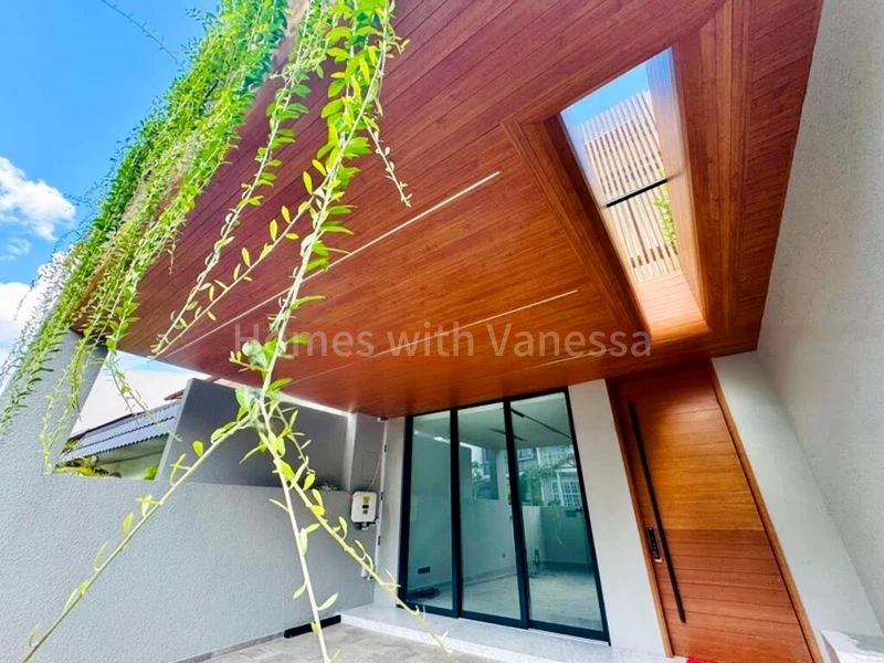 5 Bed Terraced House (Landed) for Sale in  Regent Villas - Image 1