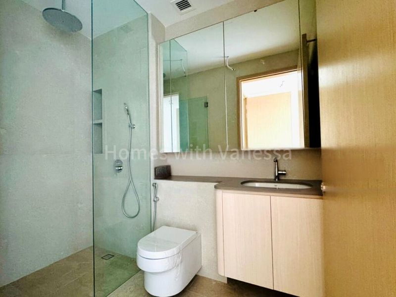 5 Bed Terraced House (Landed) for Sale in  Regent Villas - Image 16