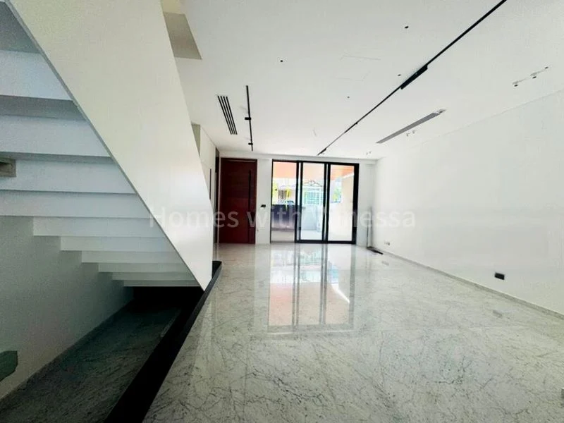 5 Bed Terraced House (Landed) for Sale in  Regent Villas - Image 11