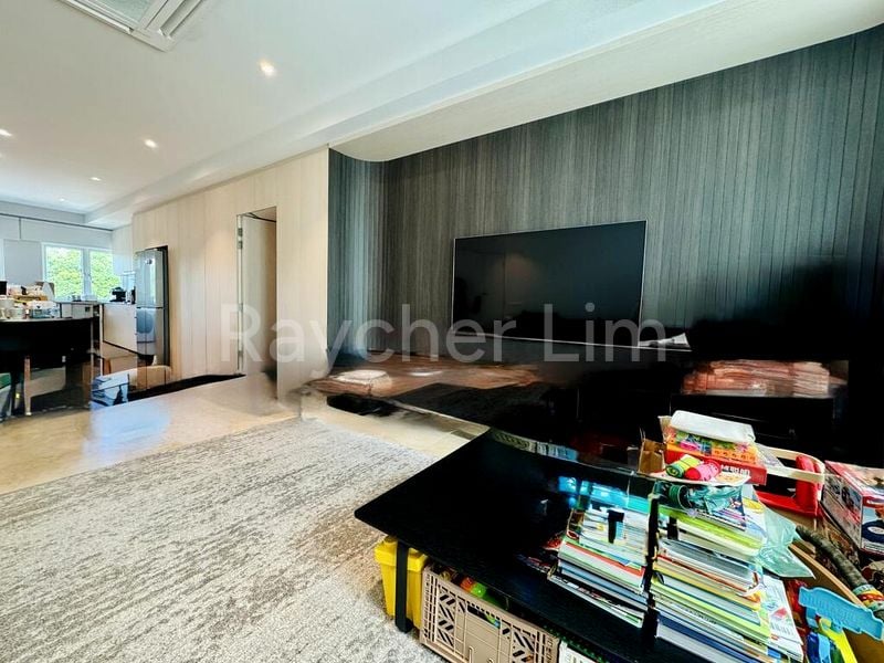 2 Bed Condo for Sale in Holland Suites - Image 10