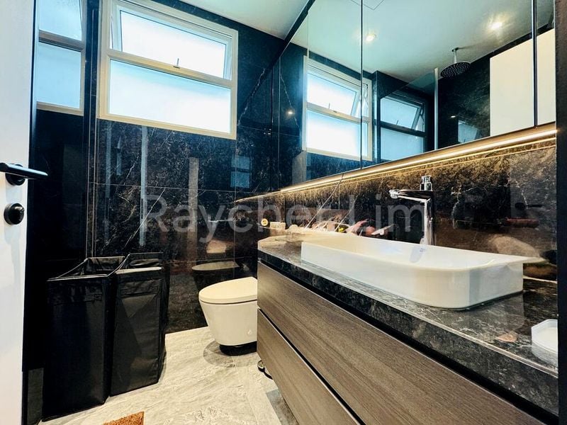 2 Bed Condo for Sale in Holland Suites - Image 9