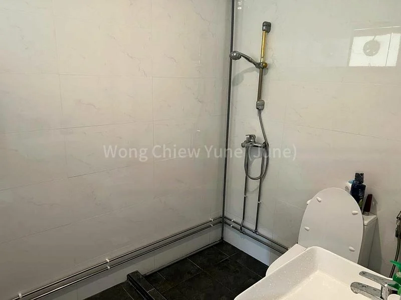 Maisonette HDB for Rent in  858 Tampines Avenue 5 - Image 3