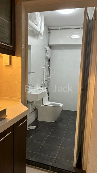 5 Room (5I) HDB for Rent in 104 Whampoa Drive - Image 8