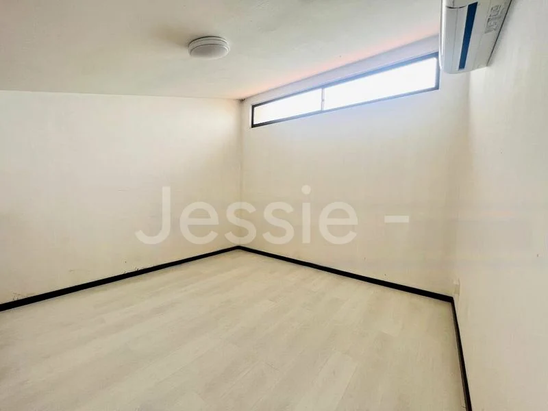 5 Bed Terraced House (Landed) for Sale in  Yunnan Gardens - Image 3