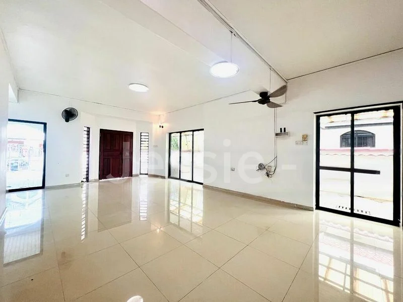 5 Bed Terraced House (Landed) for Sale in  Yunnan Gardens - Image 2
