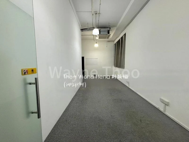 Light Industrial (B1) for Rent: Woodlands 11 - Image 4