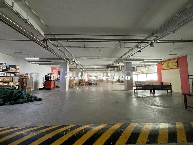 Light Industrial (B1) for Rent: Woodlands 11 - Image 6