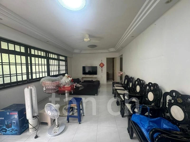 5 Room (5I) HDB for Sale in 321B Anchorvale Drive - Image 2