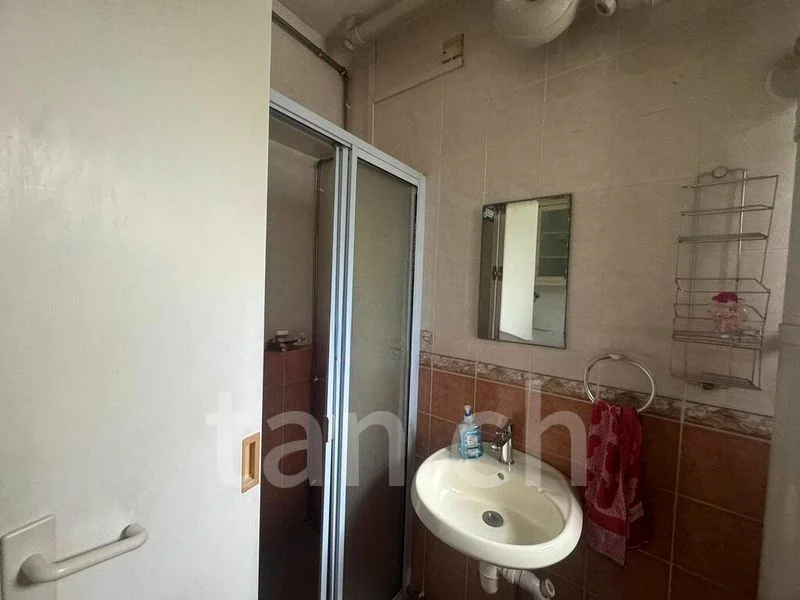 5 Room (5I) HDB for Sale in 321B Anchorvale Drive - Image 1