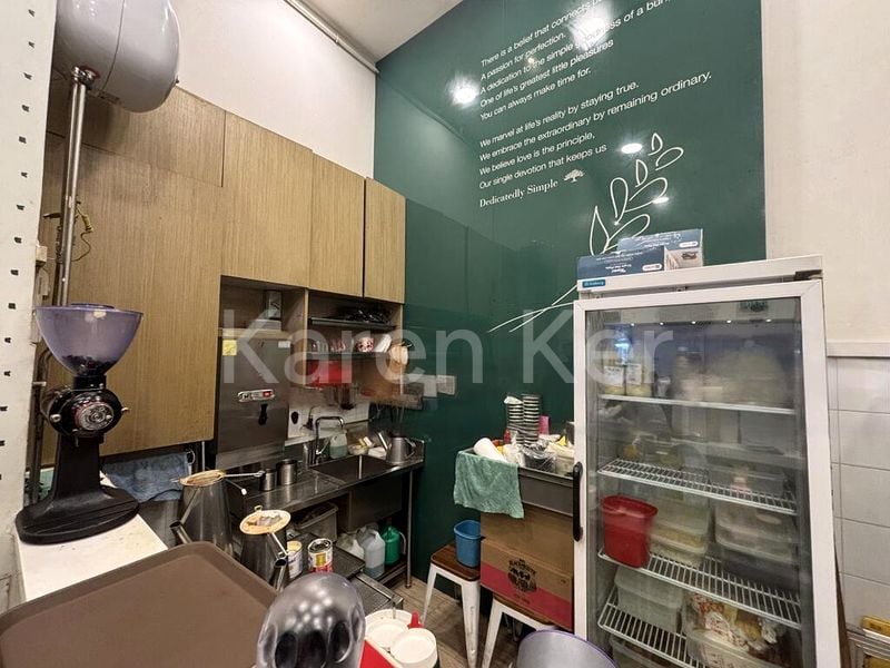 Food & Beverage for Sale: "International Plaza" Shop - Image 1