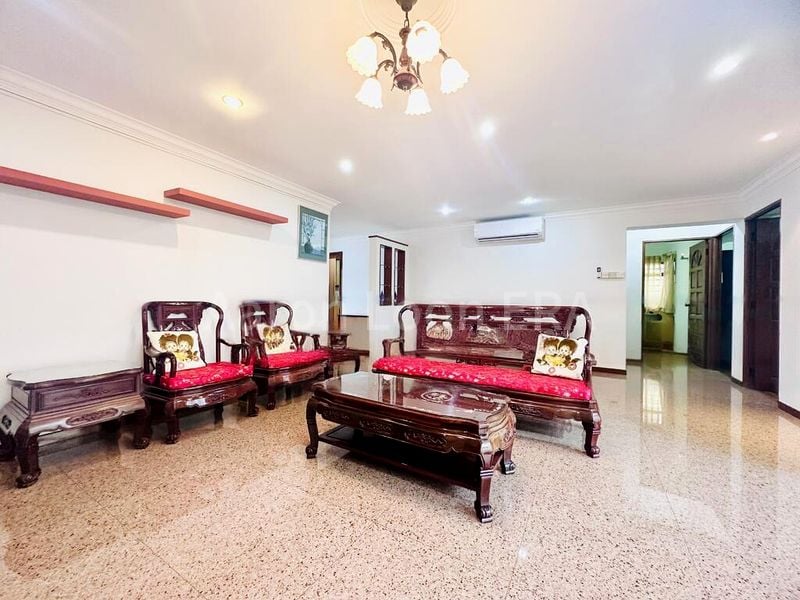 5 Room (5I) HDB for Sale in  262D Compassvale Street - Image 2