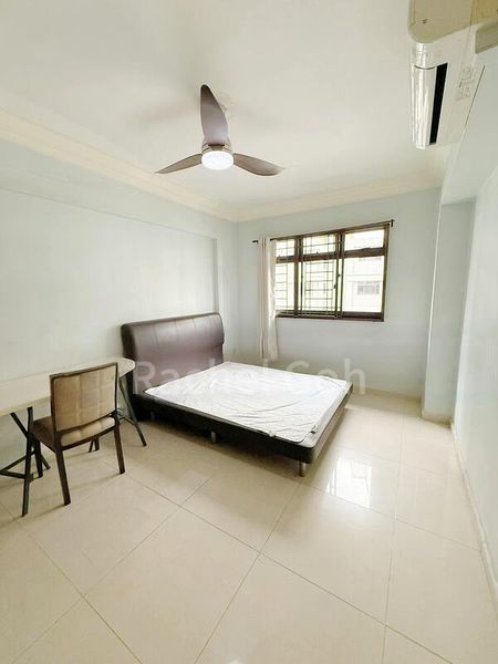 5 Room (5I) HDB for Sale in 672A Jurong West Street 65 - Image 2