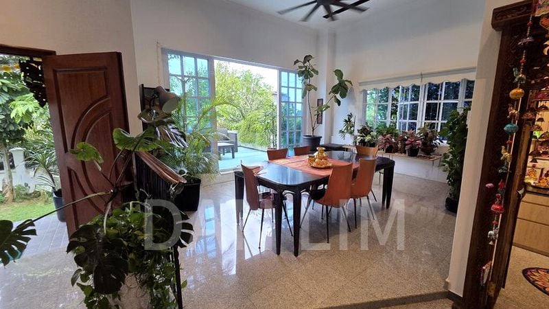 6 Bed Bungalow (Landed) for Sale in  Cotswold Villas - Image 1