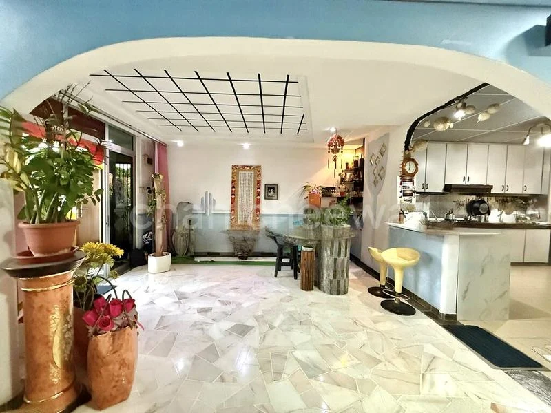 5 Room (5I) HDB for Sale in 159 Simei Road - Image 5