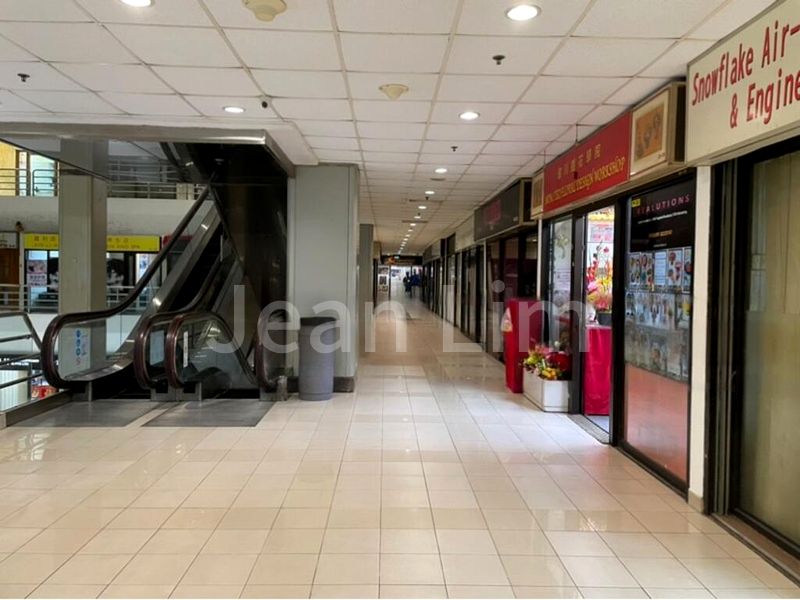 Other Retail for Rent: Sultan Plaza - Image 3