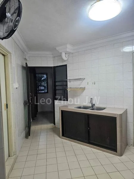 4 Room (4A) HDB for Rent in  556 Woodlands Drive 53 - Image 4