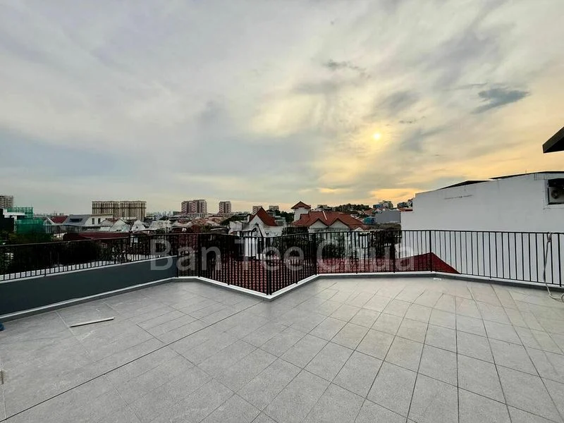 5+1 Bed Semi-Detached House (Landed) for Sale in  Chai Chee Drive - Image 7