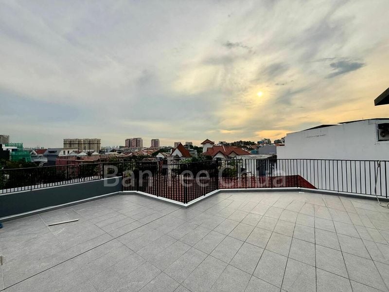 5+1 Bed Semi-Detached House (Landed) for Sale in  Chai Chee Drive - Image 18