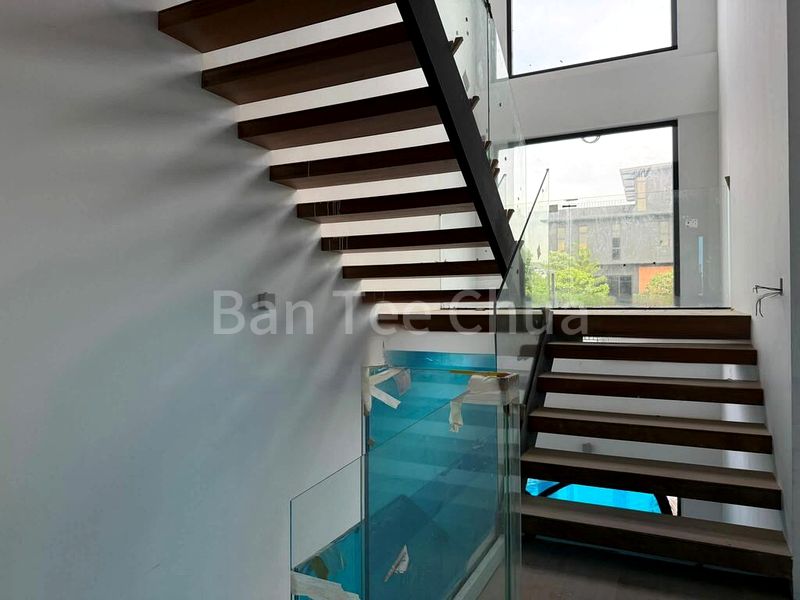 5+1 Bed Semi-Detached House (Landed) for Sale in  Chai Chee Drive - Image 2