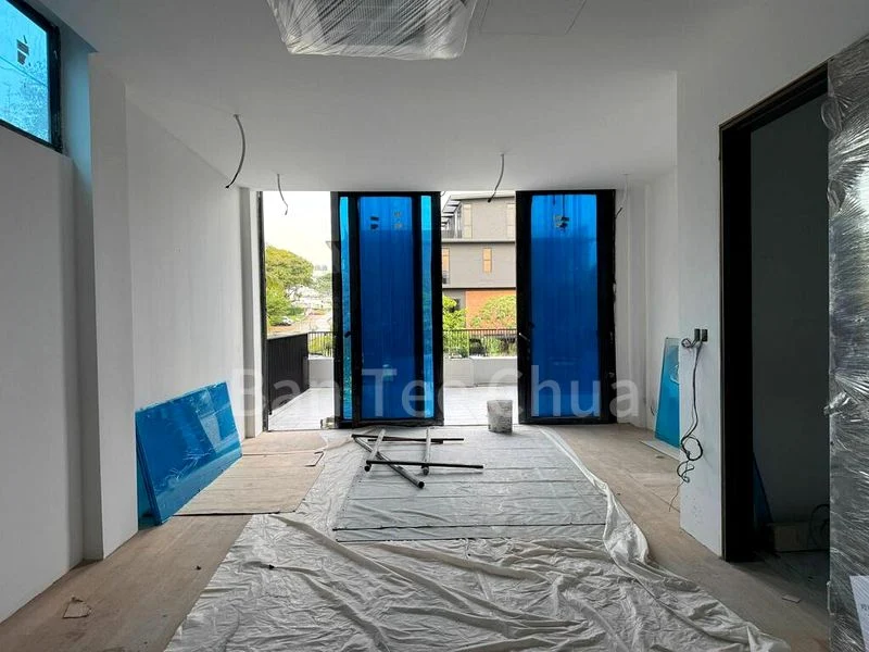 5+1 Bed Semi-Detached House (Landed) for Sale in  Chai Chee Drive - Image 6