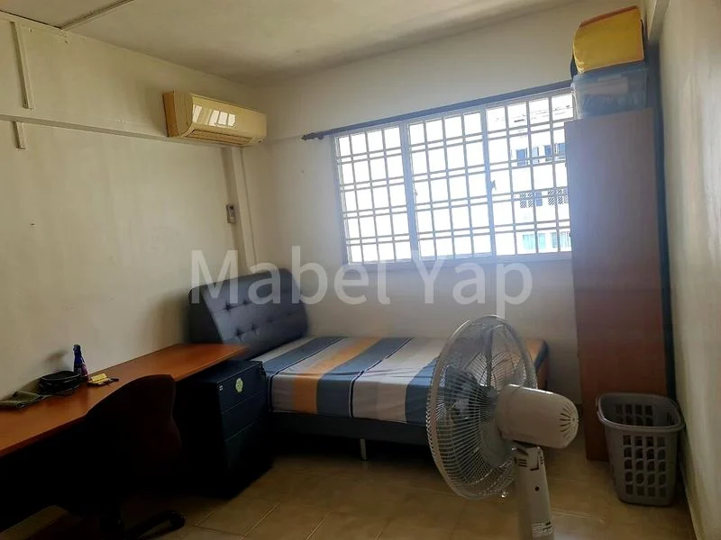 Common Room (HDB) for Rent in  421 Jurong West Street 42 - Image 1