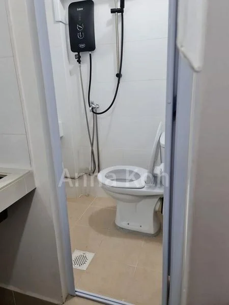 Common Room (Condo) for Rent in  Sunny Palms - Image 11