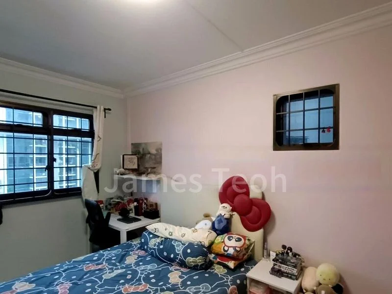 5 Room (5I) HDB for Sale in  373 Hougang Street 31 - Image 3