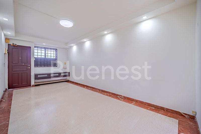 3 Room (3NG) HDB for Sale in 304 Bukit Batok Street 31 - Image 1