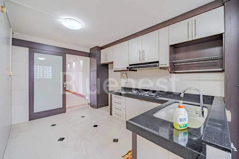 3 Room (3NG) HDB for Sale in 304 Bukit Batok Street 31 - Image 10