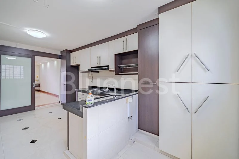 3 Room (3NG) HDB for Sale in 304 Bukit Batok Street 31 - Image 9