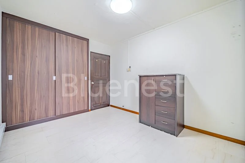 3 Room (3NG) HDB for Sale in 304 Bukit Batok Street 31 - Image 5