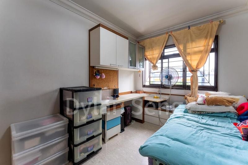 5 Room (5I) HDB for Sale in  980B Buangkok Crescent - Image 6