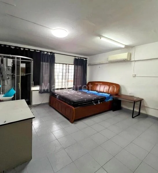 5 Bed Apartment (Condo) for Sale in  People's Park Complex - Image 1