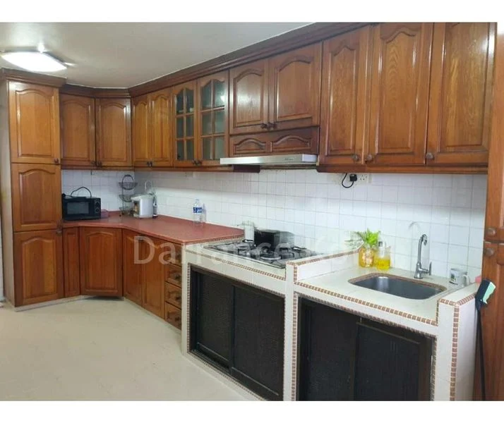4 Room (4I) HDB for Rent in  37 Bedok South Avenue 2 - Image 4