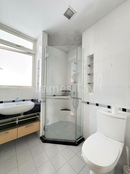 2 Bed Condo for Rent in  Nathan Place - Image 6