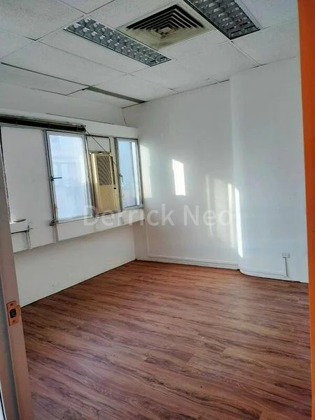 Office for Rent: Golden Mile Tower - Image 3