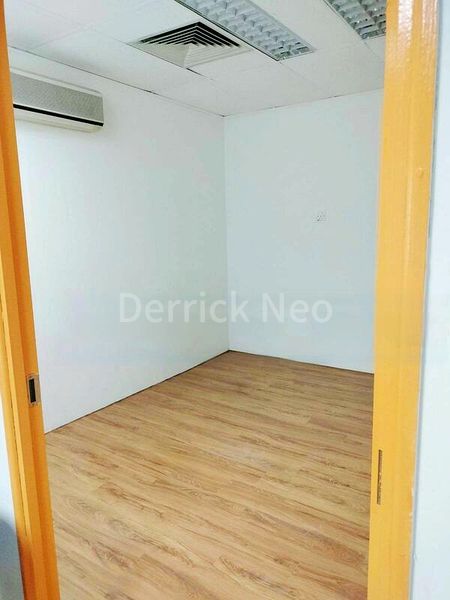 Office for Rent: Golden Mile Tower - Image 5