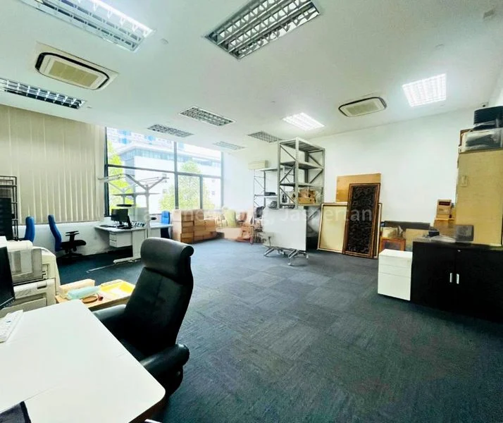 Light Industrial (B1) for Sale: UB. One, 8,000 Sq Ft Industrial Unit on Bridge Street - Image 4