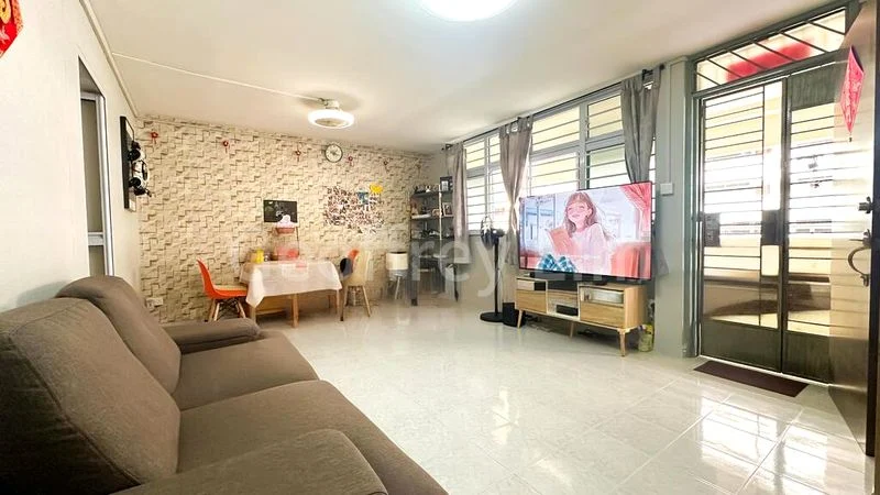 4 Room (4S) HDB for Sale in 148 Bedok Reservoir Road - Image 2