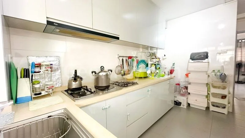 4 Room (4S) HDB for Sale in 148 Bedok Reservoir Road - Image 4