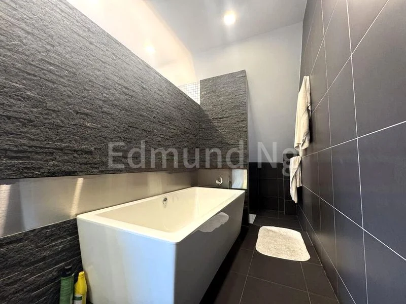 5 Bed Semi-Detached House (Landed) for Sale in  Serangoon Garden Estate - Image 1