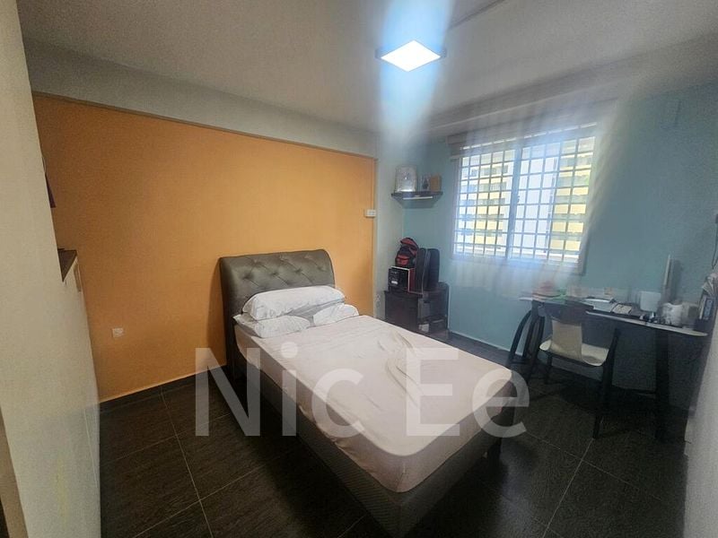 3 Room (3I) HDB for Sale in  1 Ghim Moh Road - Image 2