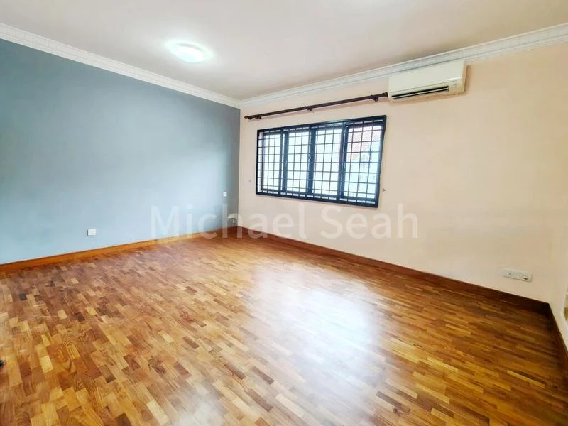 5 Bed Terraced House (Landed) for Rent in  Bartley Rise Estate - Image 7