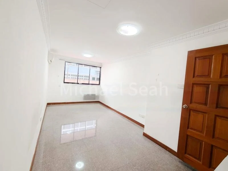 5 Bed Terraced House (Landed) for Rent in  Bartley Rise Estate - Image 3