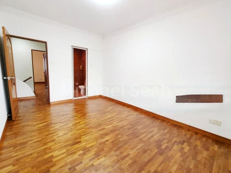 5 Bed Terraced House (Landed) for Rent in  Bartley Rise Estate - Image 6